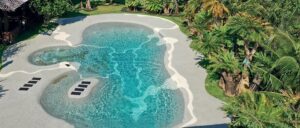 Piscina con spiaggetta
